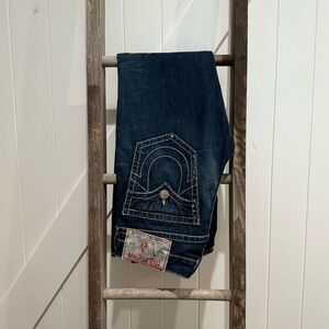 True Religion | Men’s JOEY BIG T | Blue Wash with White Stitching